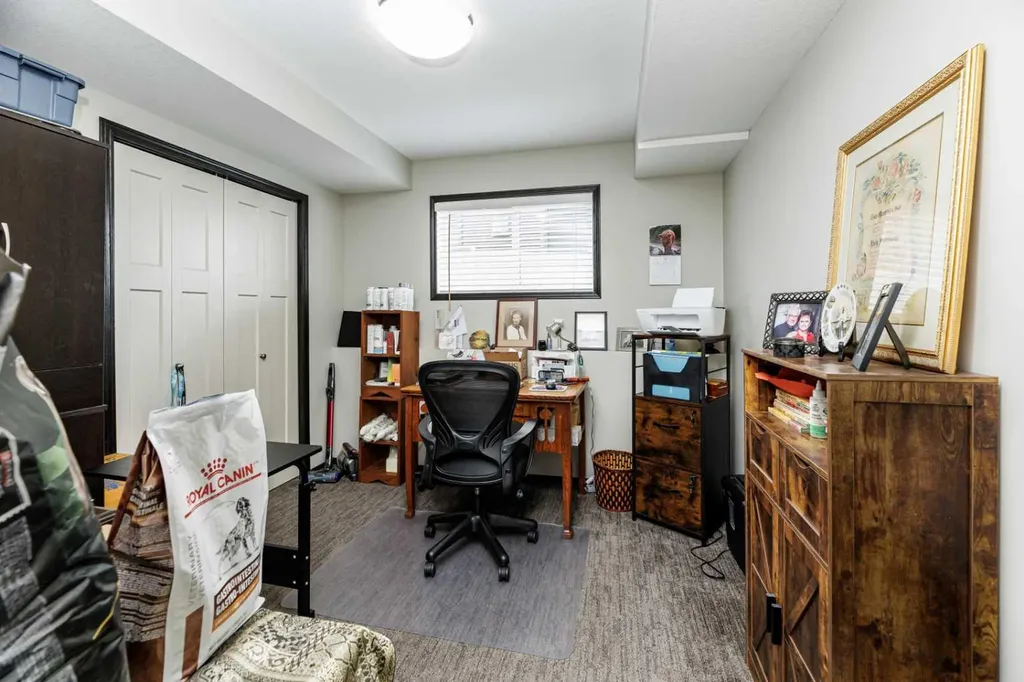 52 Vancouver Crescent Red Deer AB T4R 0N6