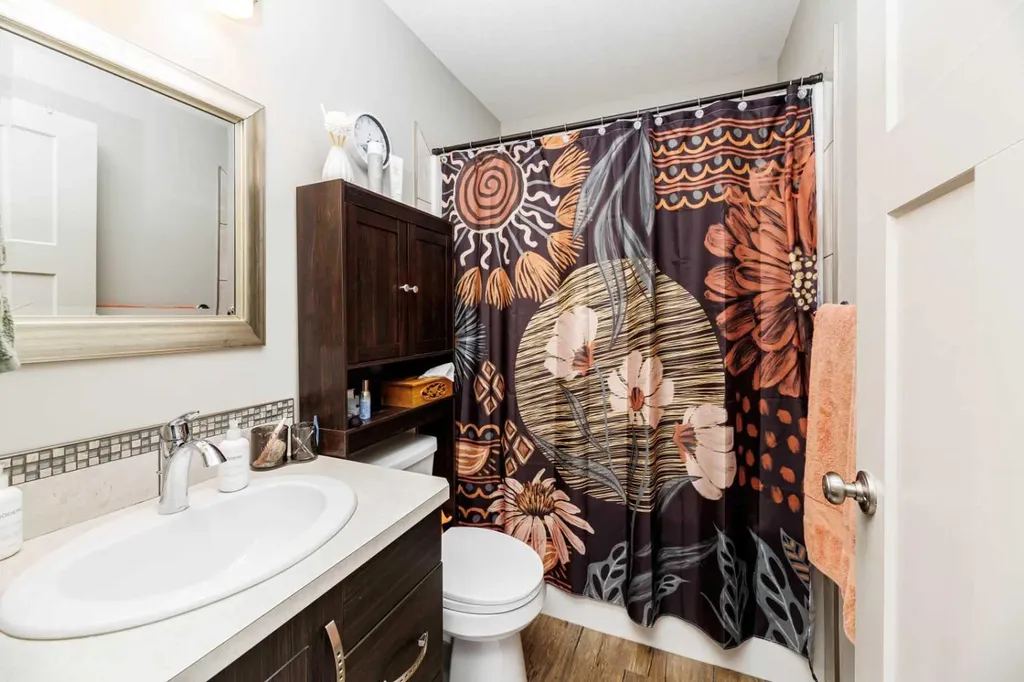 52 Vancouver Crescent Red Deer AB T4R 0N6