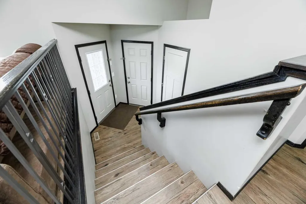 52 Vancouver Crescent Red Deer AB T4R 0N6