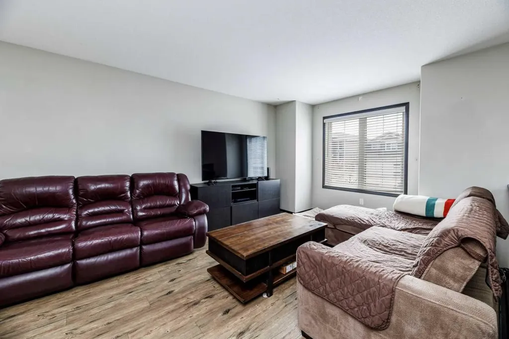 52 Vancouver Crescent Red Deer AB T4R 0N6