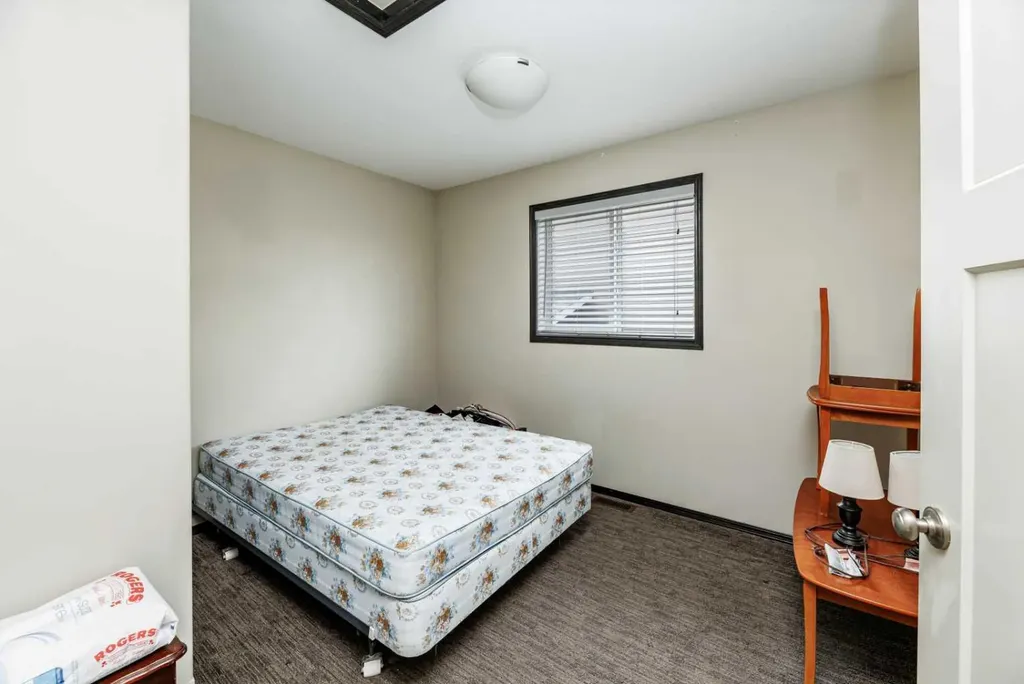 52 Vancouver Crescent Red Deer AB T4R 0N6