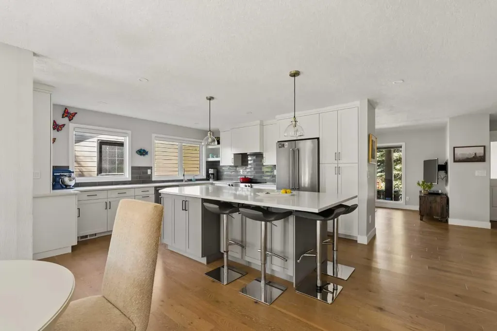 127 Parkglen Crescent SE Calgary AB T2J 4L9