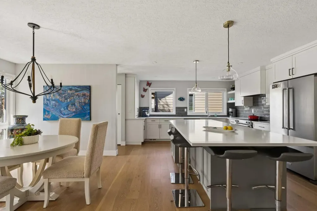 127 Parkglen Crescent SE Calgary AB T2J 4L9