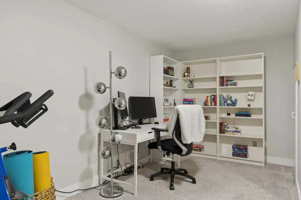 127 Parkglen Crescent SE Calgary AB T2J 4L9
