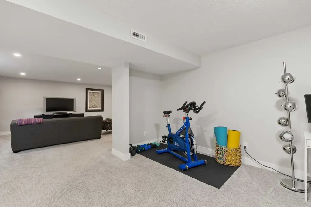 127 Parkglen Crescent SE Calgary AB T2J 4L9