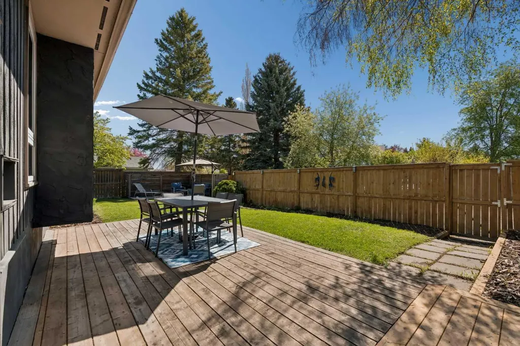 127 Parkglen Crescent SE Calgary AB T2J 4L9