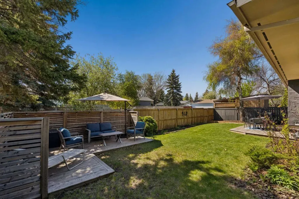 127 Parkglen Crescent SE Calgary AB T2J 4L9
