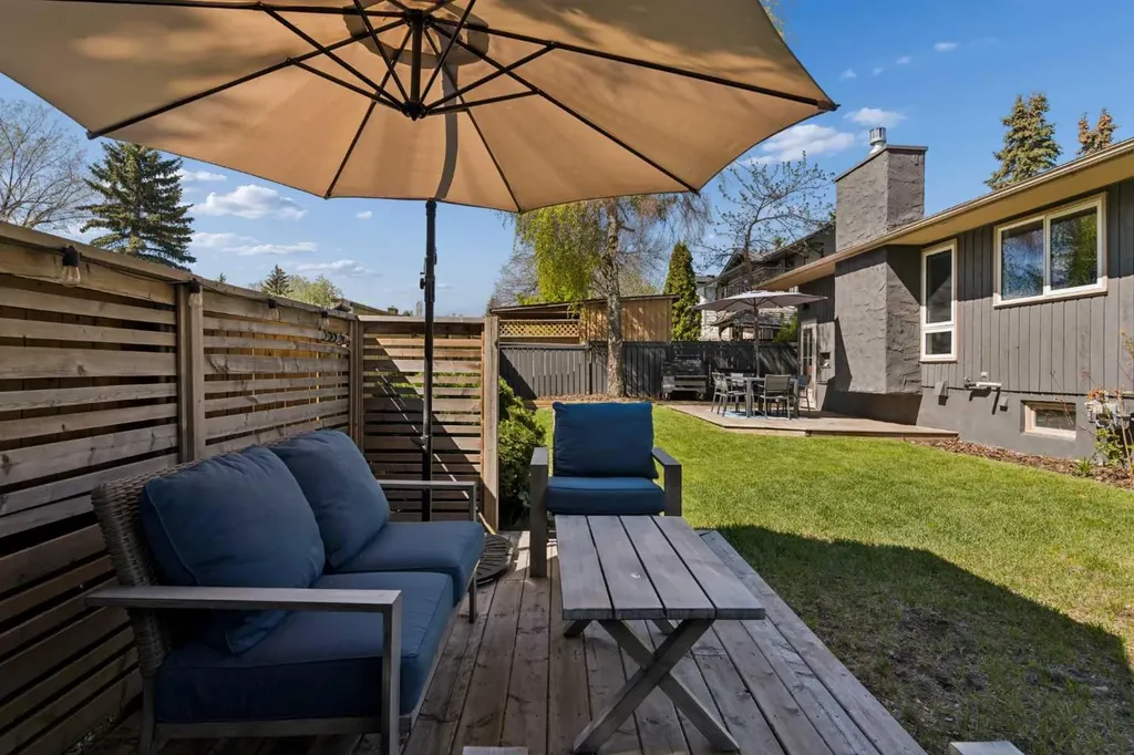 127 Parkglen Crescent SE Calgary AB T2J 4L9