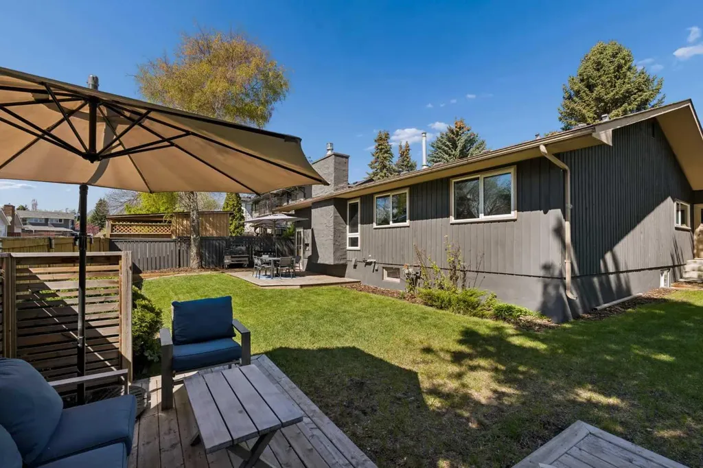 127 Parkglen Crescent SE Calgary AB T2J 4L9