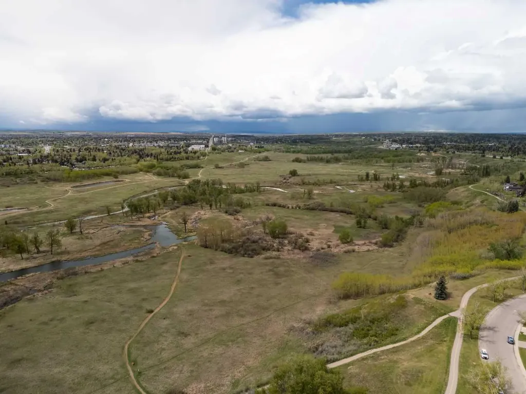 127 Parkglen Crescent SE Calgary AB T2J 4L9