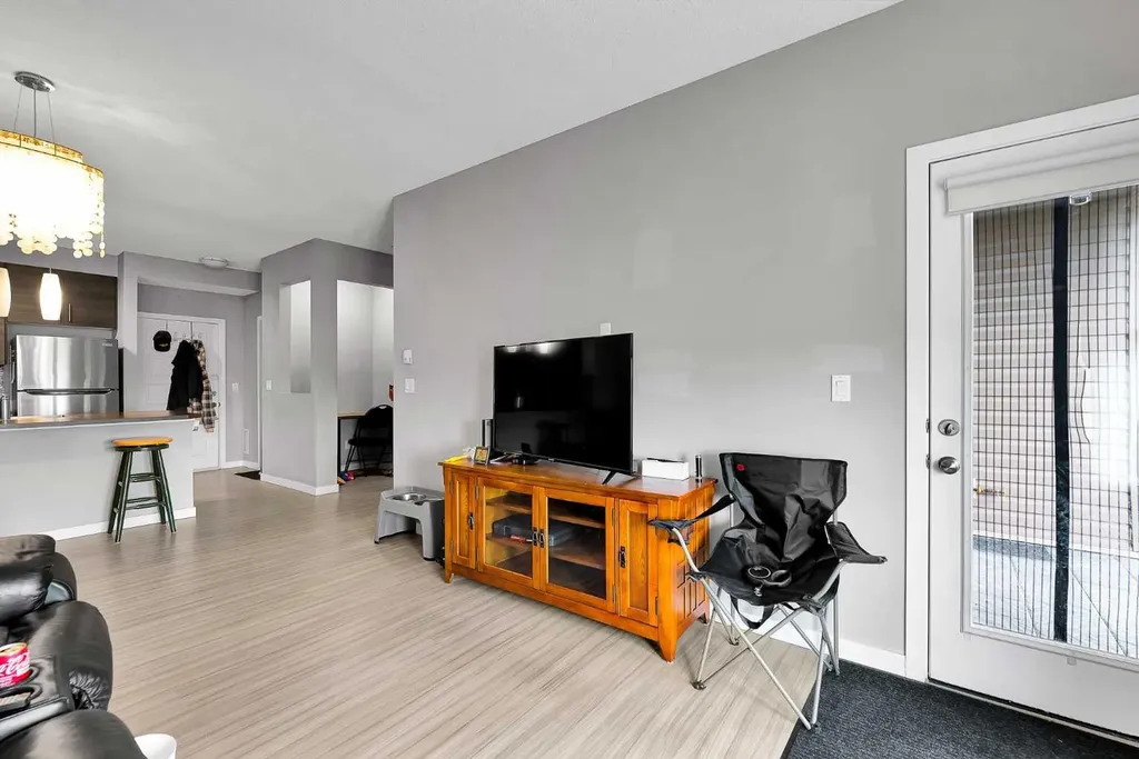 207 Sunset Drive Cochrane AB T4C 0H7