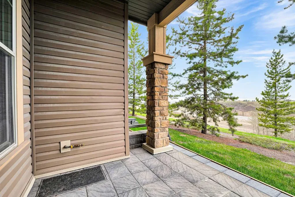207 Sunset Drive Cochrane AB T4C 0H7