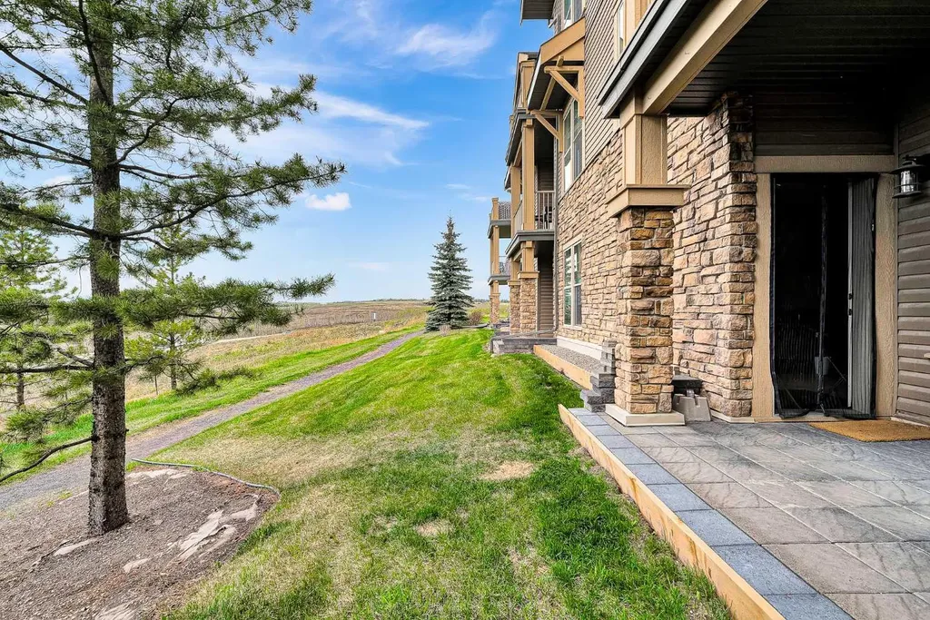 207 Sunset Drive Cochrane AB T4C 0H7