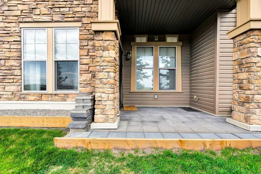 207 Sunset Drive Cochrane AB T4C 0H7