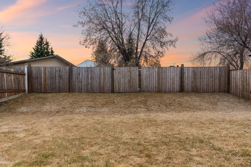121 Demers Drive Fort Mcmurray AB T9H 2B3