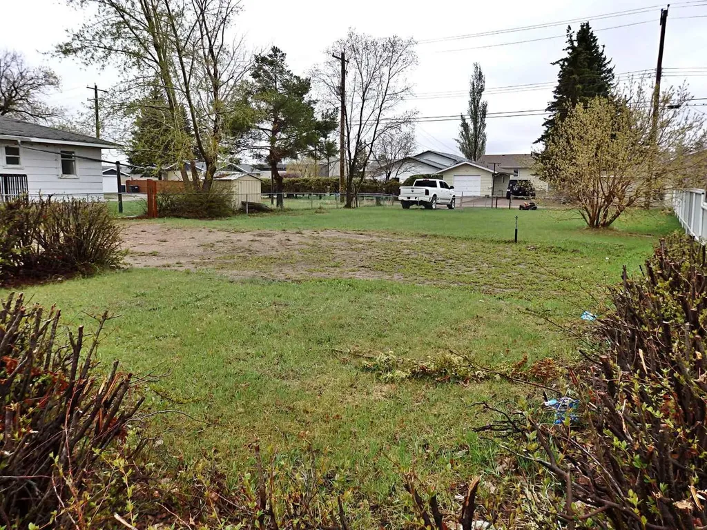 4605 50 Avenue Vermilion AB T9X 1R6