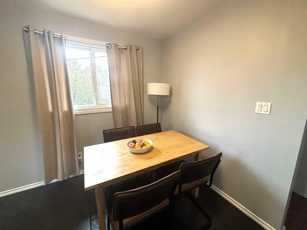 20 Virginia Avenue Whitecourt AB T7S1H2