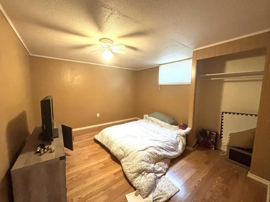 20 Virginia Avenue Whitecourt AB T7S1H2