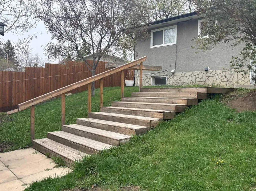 20 Virginia Avenue Whitecourt AB T7S1H2