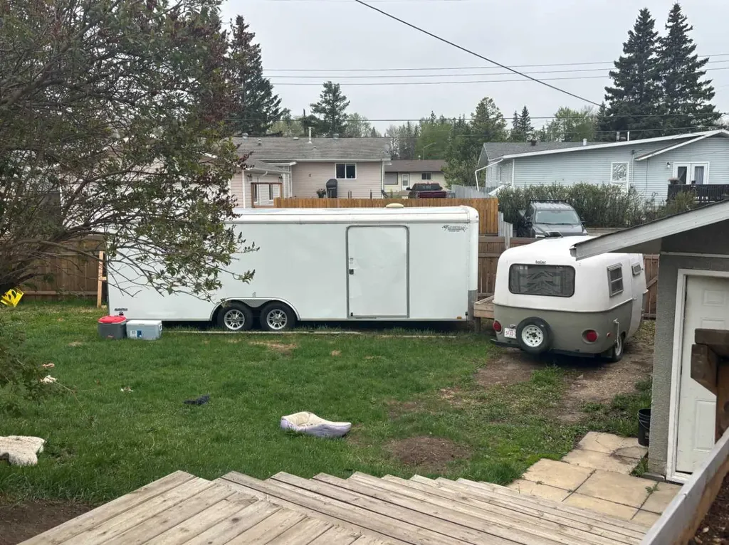 20 Virginia Avenue Whitecourt AB T7S1H2