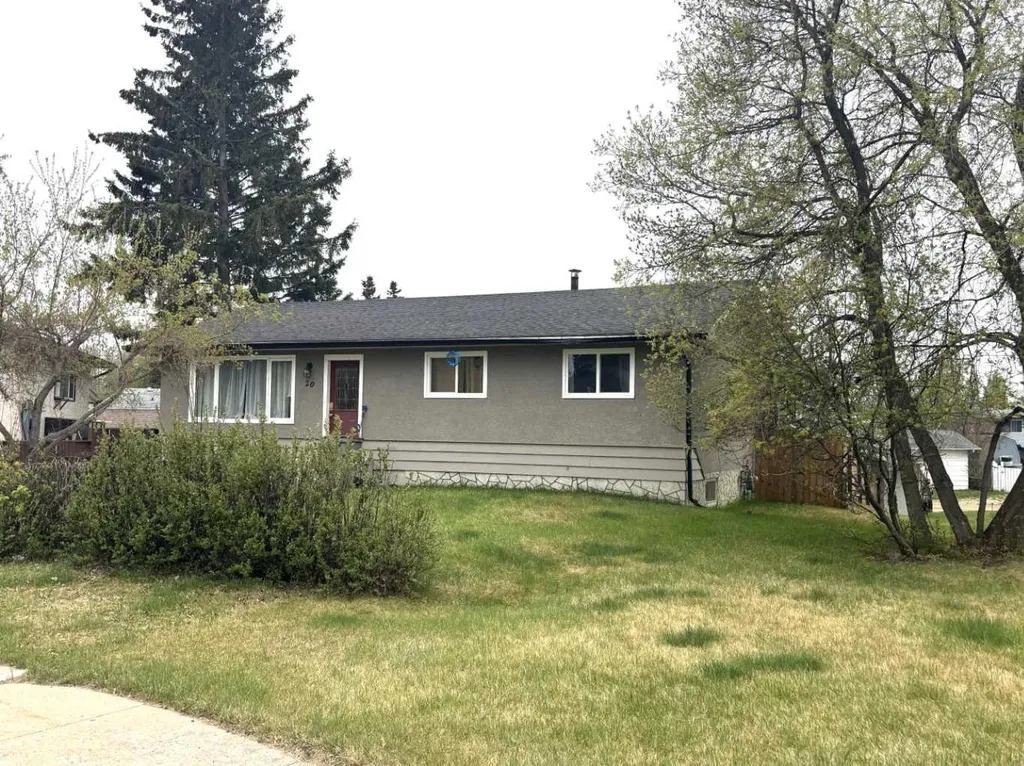 20 Virginia Avenue Whitecourt AB T7S1H2