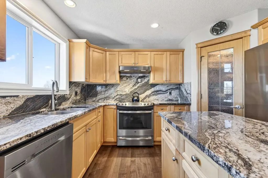 525 High Park Court NW High River AB T1V 0A4