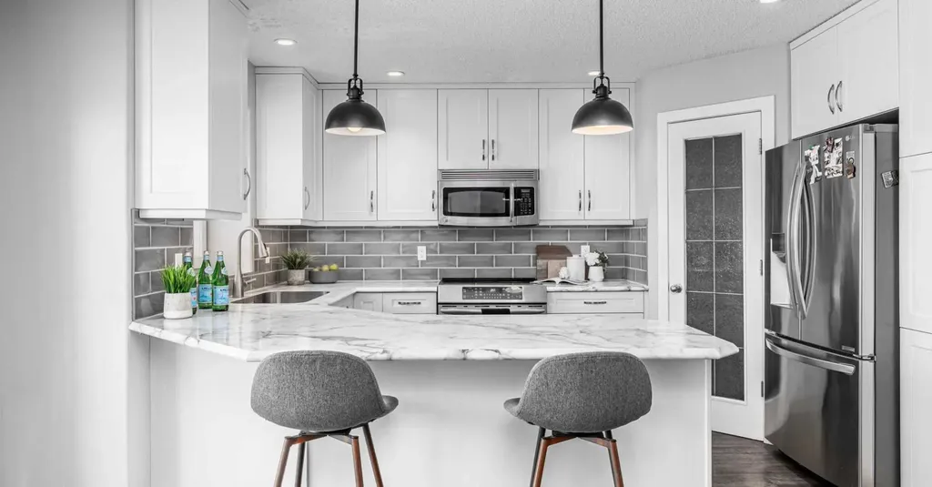 724 Luxstone Landing SW Airdrie AB T4B 3L1