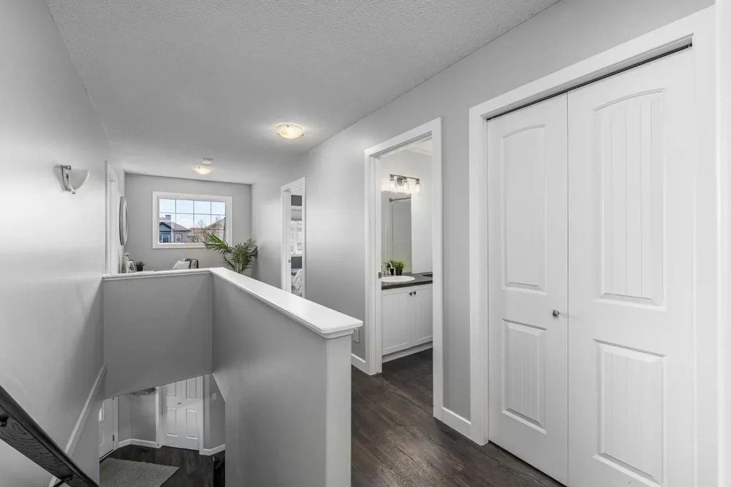 724 Luxstone Landing SW Airdrie AB T4B 3L1