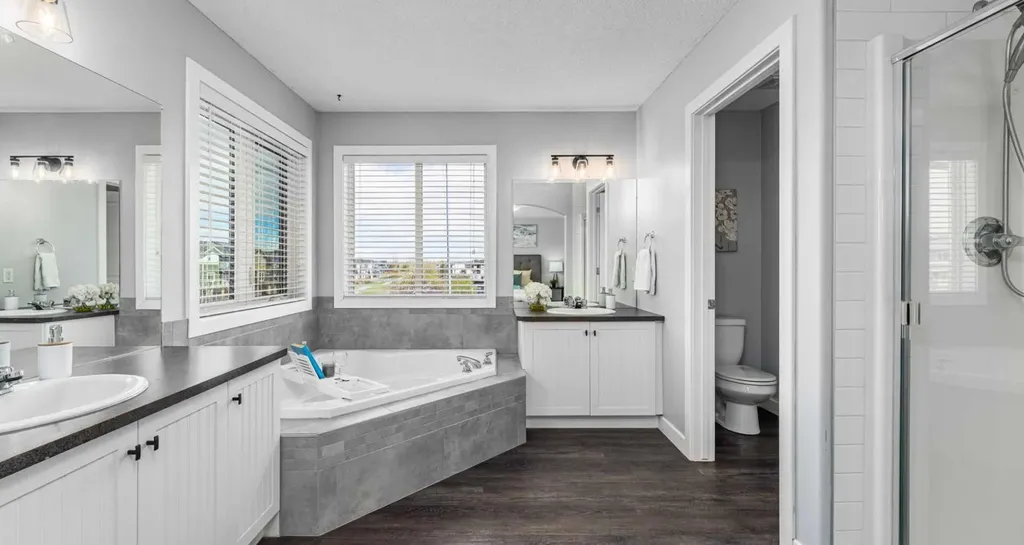 724 Luxstone Landing SW Airdrie AB T4B 3L1