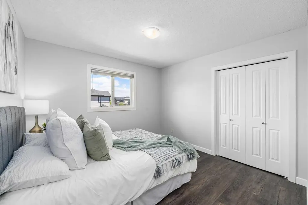 724 Luxstone Landing SW Airdrie AB T4B 3L1