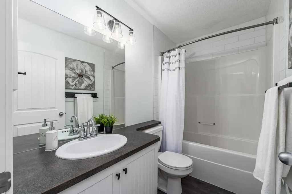 724 Luxstone Landing SW Airdrie AB T4B 3L1