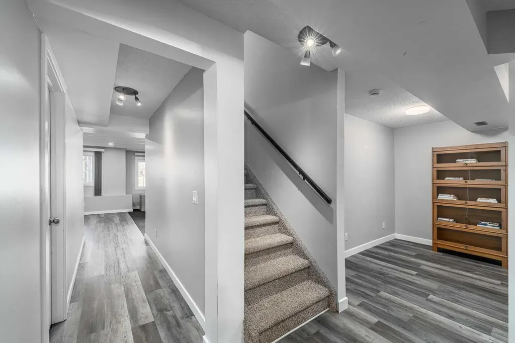 724 Luxstone Landing SW Airdrie AB T4B 3L1