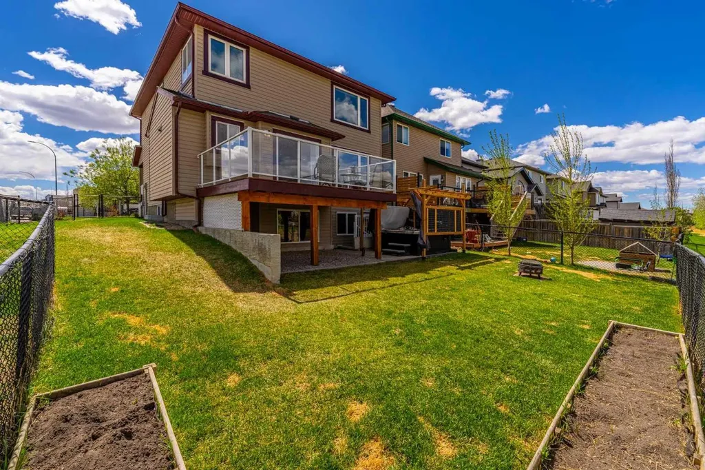 724 Luxstone Landing SW Airdrie AB T4B 3L1