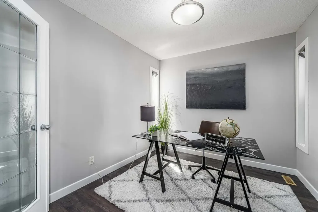 724 Luxstone Landing SW Airdrie AB T4B 3L1