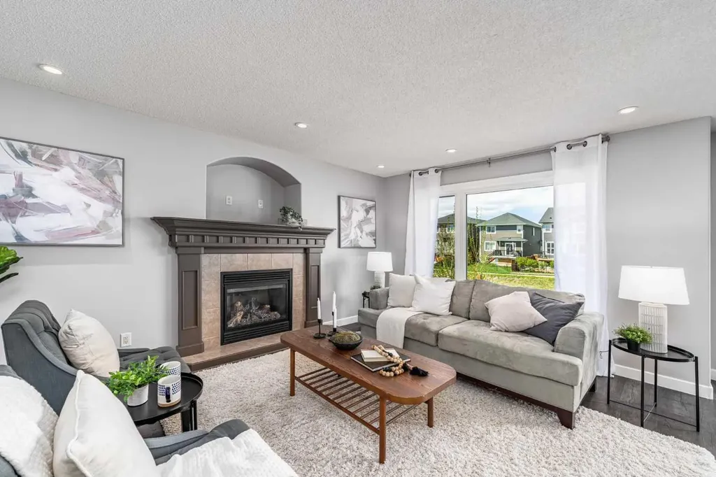 724 Luxstone Landing SW Airdrie AB T4B 3L1