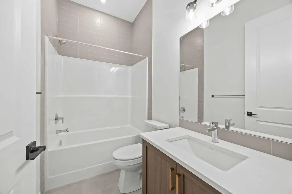 101 Creekstone Hill SW Calgary AB T3P 2V3