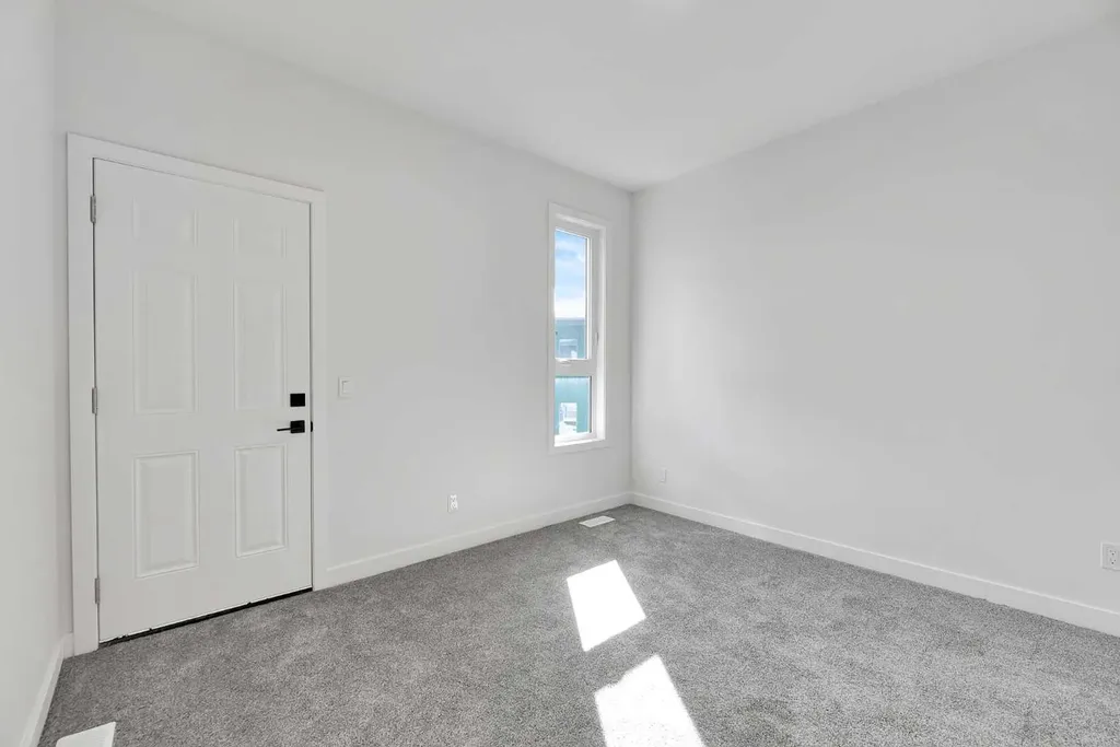 4905 Bowness Road NW Calgary AB T3B1H1