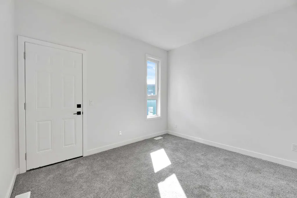 4905 Bowness Road NW Calgary AB T3B1H1