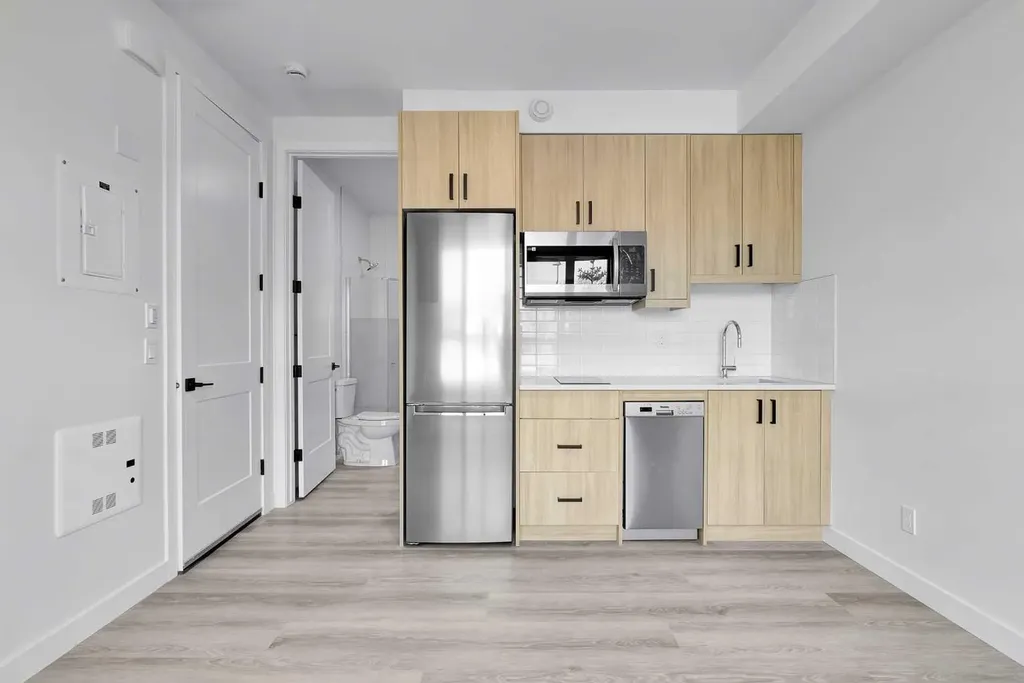 4905 Bowness Road NW Calgary AB T3B1H1