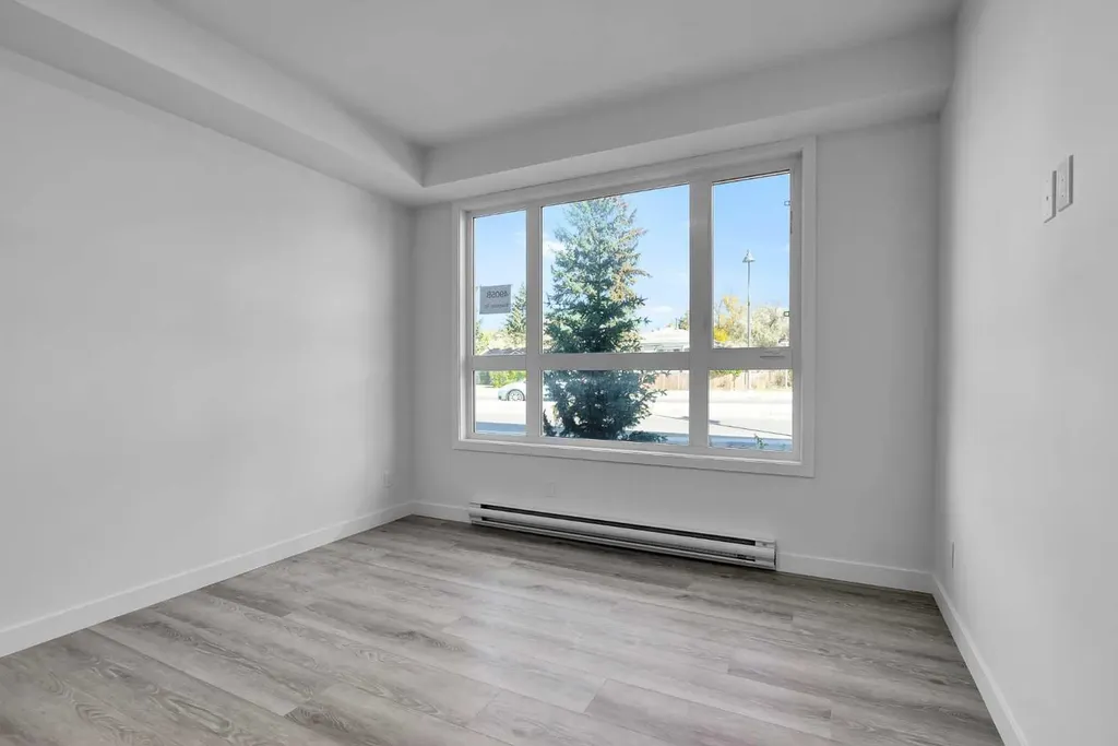 4905 Bowness Road NW Calgary AB T3B1H1