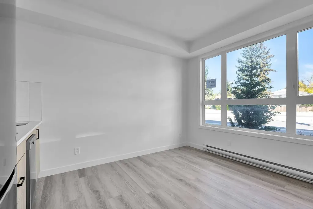 4905 Bowness Road NW Calgary AB T3B1H1