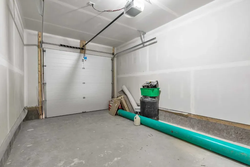 4905 Bowness Road NW Calgary AB T3B1H1