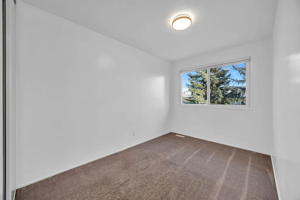 219 90 Avenue SE Calgary AB T2J0A3