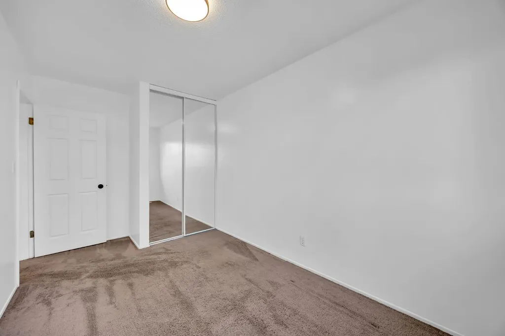 219 90 Avenue SE Calgary AB T2J0A3