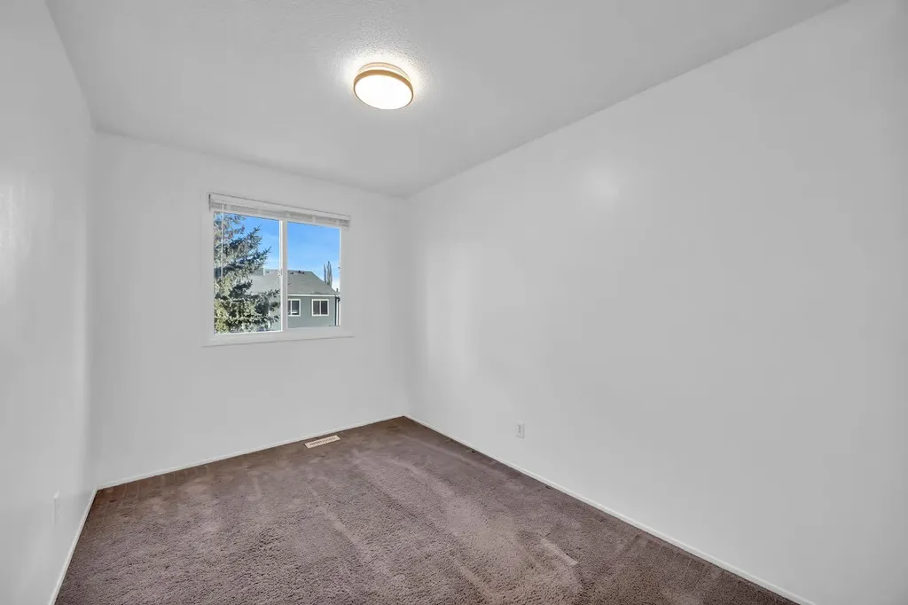 219 90 Avenue SE Calgary AB T2J0A3