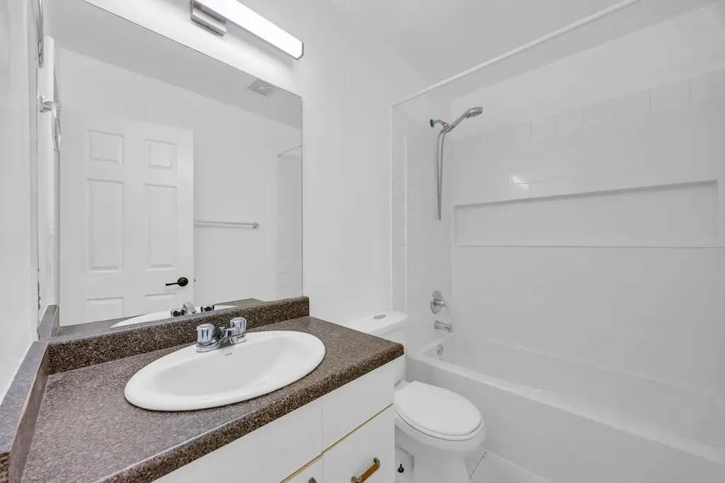 219 90 Avenue SE Calgary AB T2J0A3