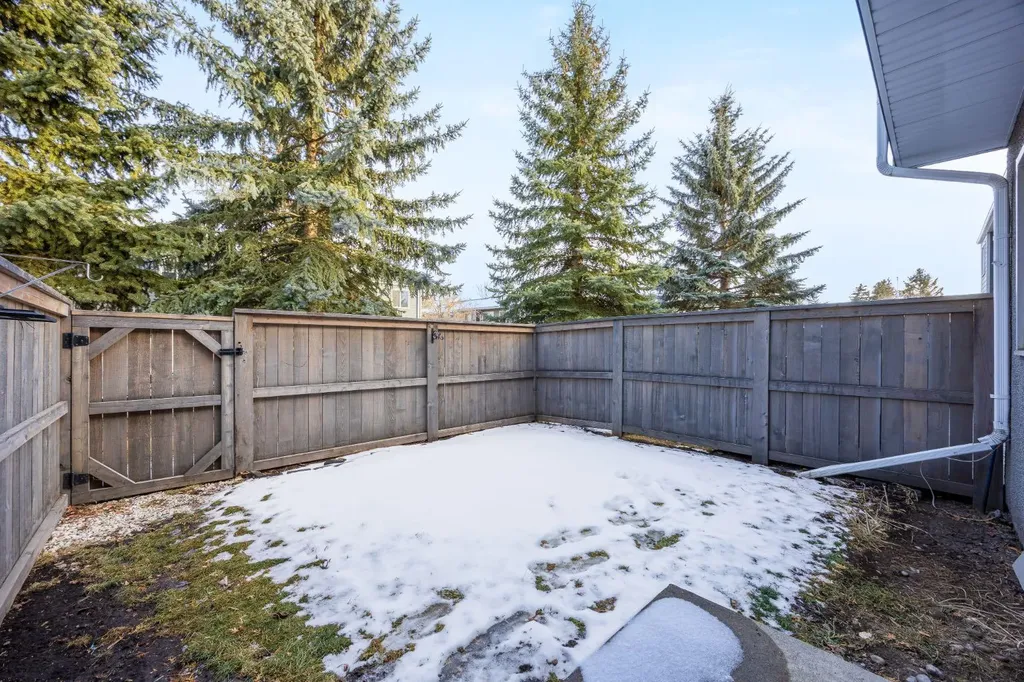 219 90 Avenue SE Calgary AB T2J0A3