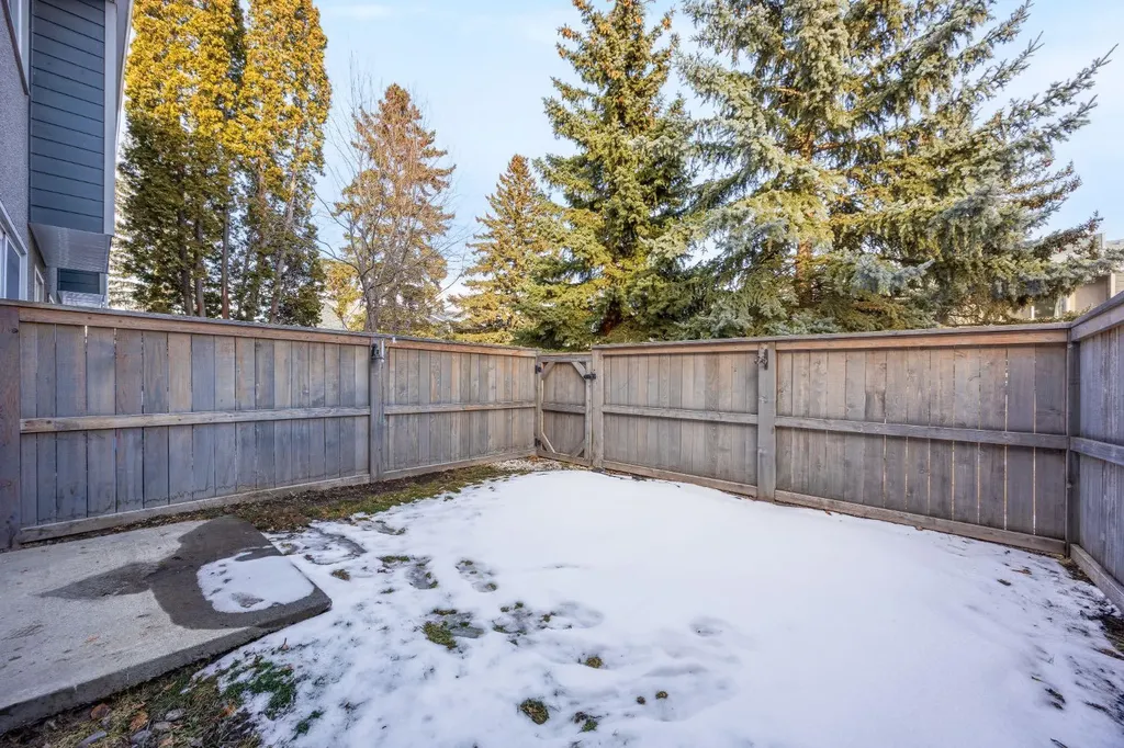 219 90 Avenue SE Calgary AB T2J0A3