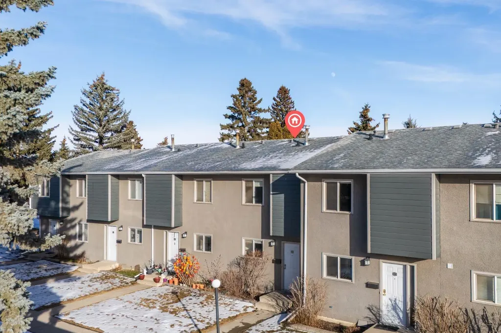 219 90 Avenue SE Calgary AB T2J0A3