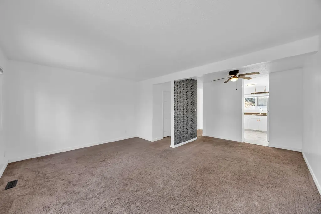 219 90 Avenue SE Calgary AB T2J0A3